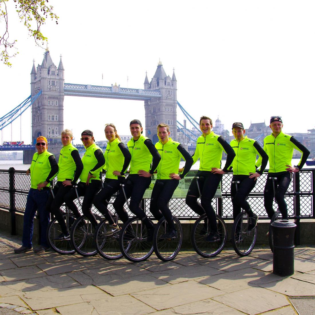 Juliana Bicycle Team Millingen Londen eenwieler foto groepsfoto gezichten 5e140723